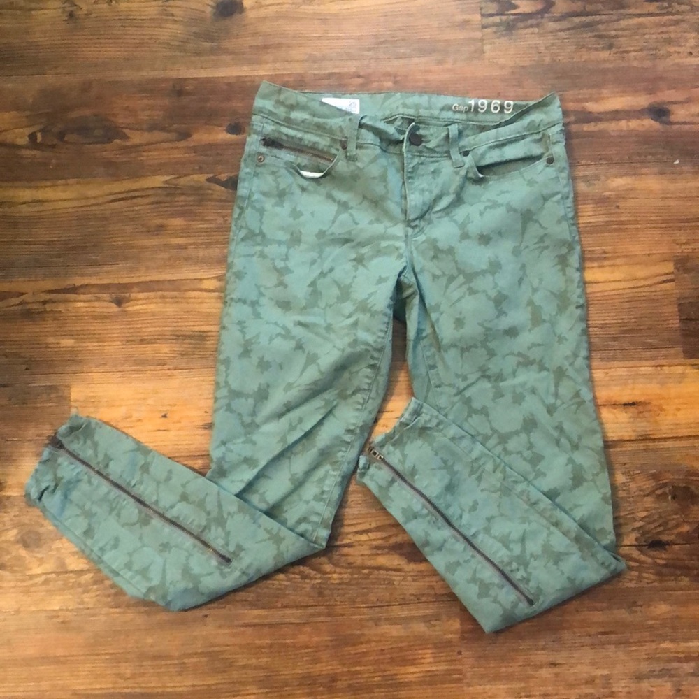 GAP l Green Floral Back Leg Zipper Legging Jeans